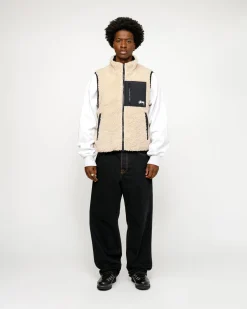 Outerwear>Stüssy SHERPA REVERSIBLE VEST Beige